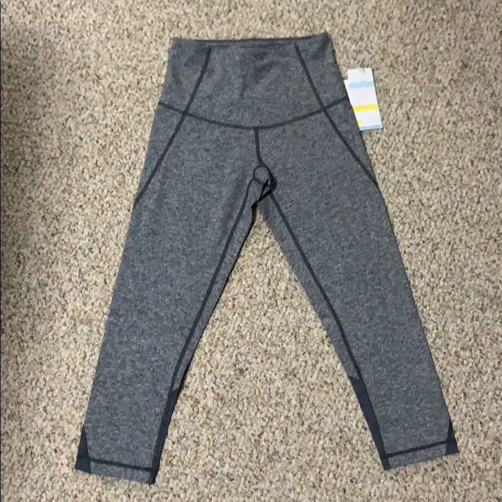 NWT Zella Cropped Leggings